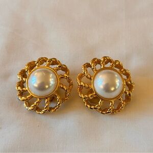 Anne Klein, Vintage Gold Tone Large Flower Faux Pearl Clip On Earrings